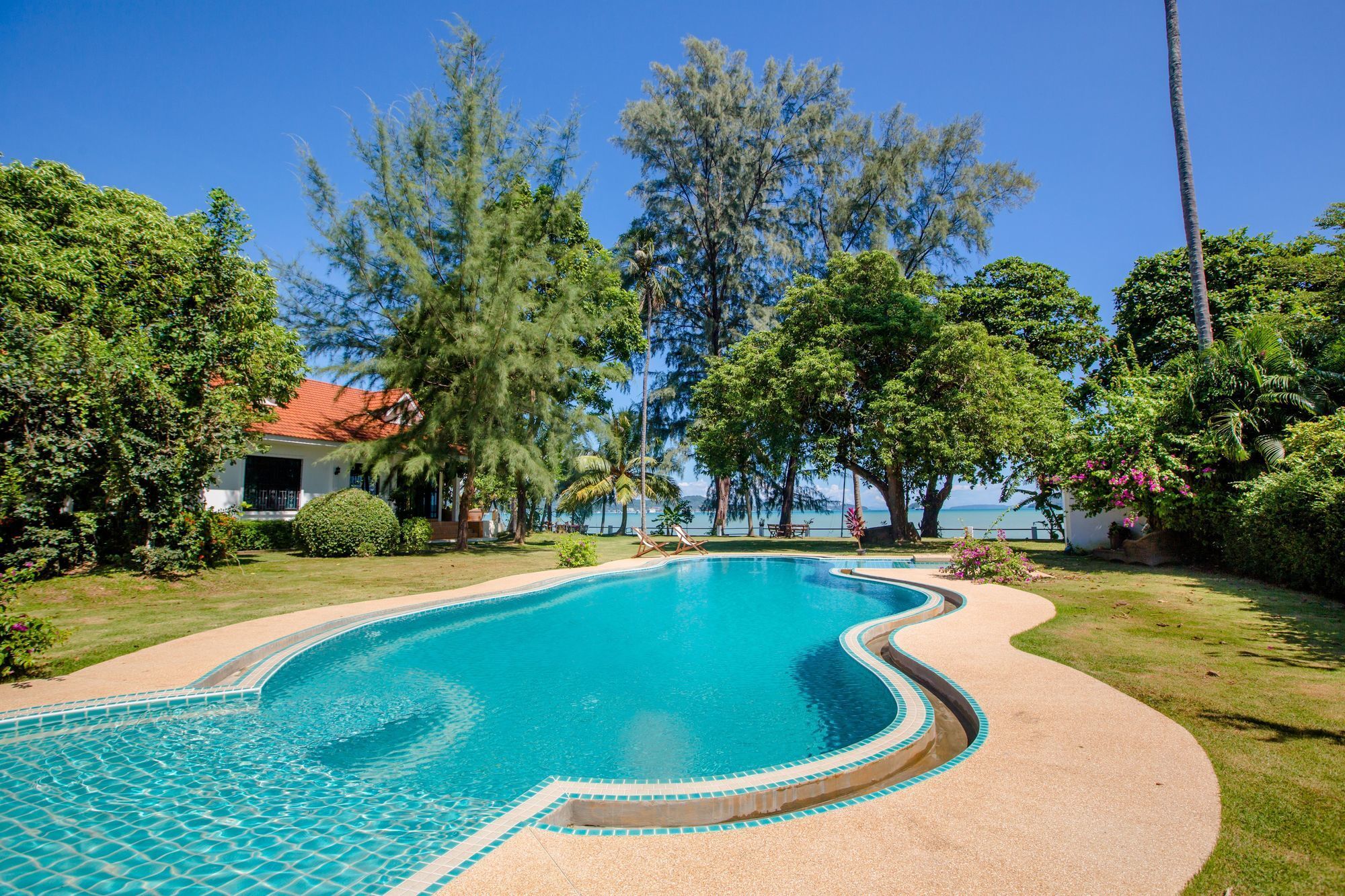 Villa Miracle Rawai Экстерьер фото