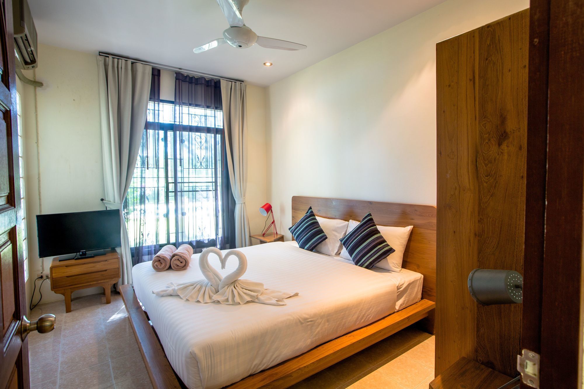 Villa Miracle Rawai Экстерьер фото