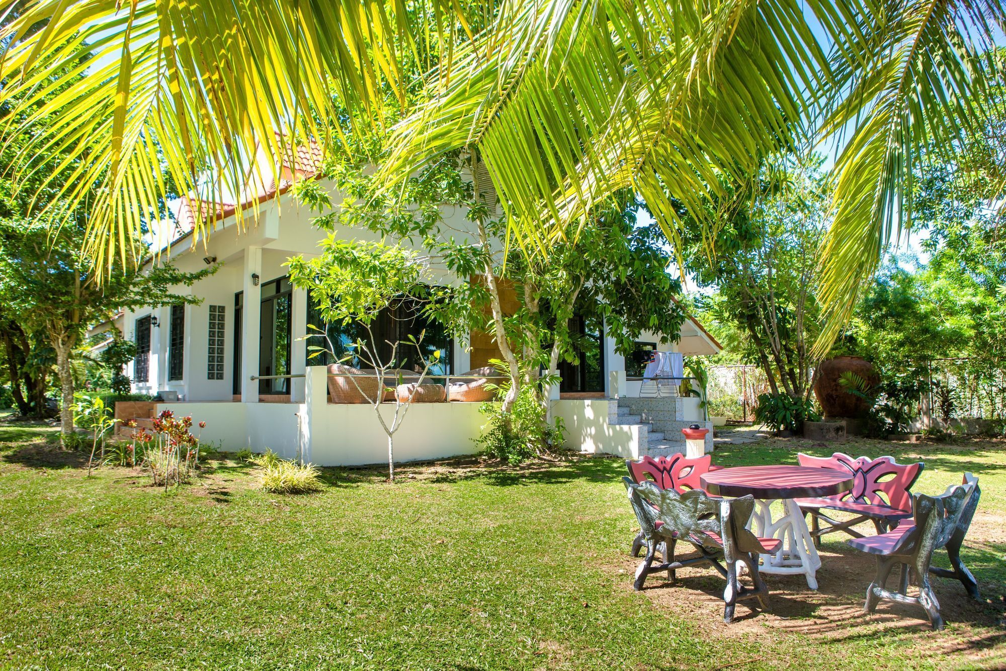 Villa Miracle Rawai Экстерьер фото