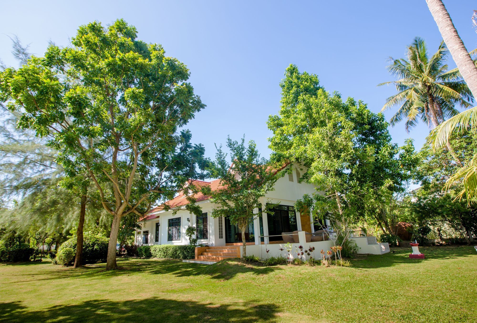 Villa Miracle Rawai Экстерьер фото